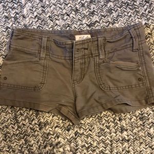 Hollister stretchy cargo shorts